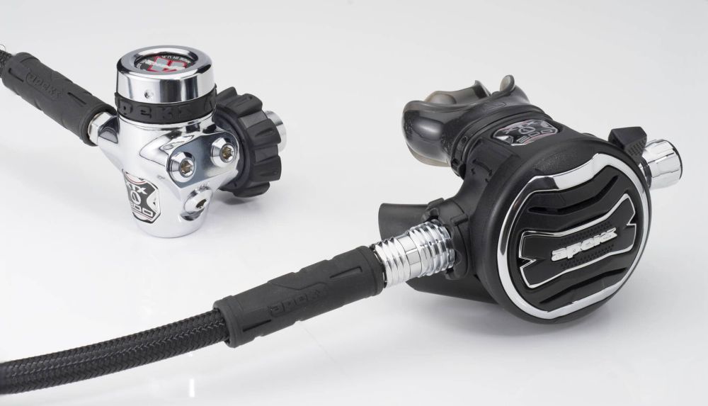 Apeks XTX200 Regulator + XTX40 Octopus Package