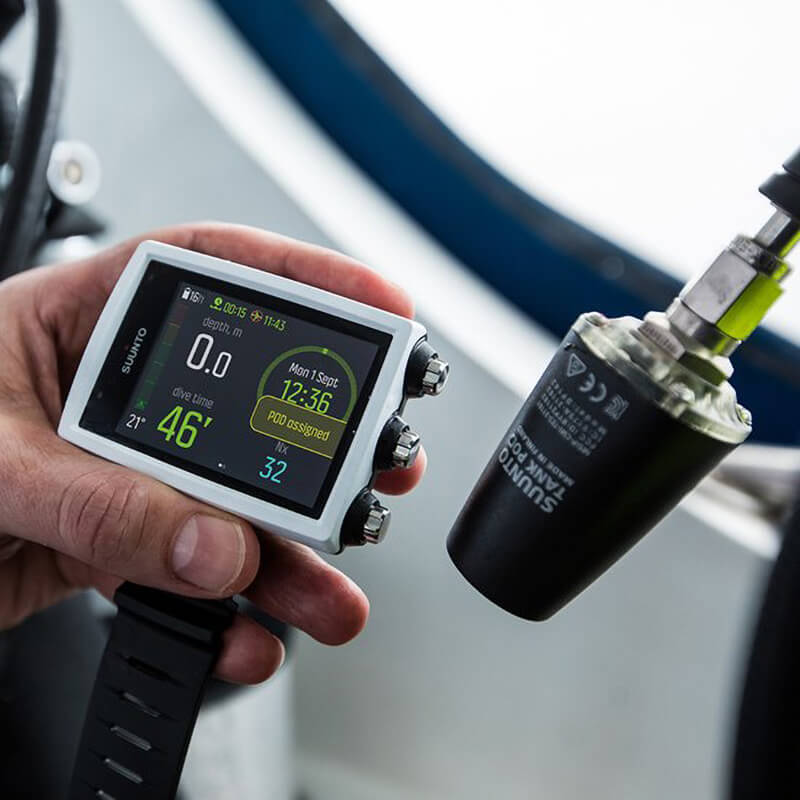 Suunto Eon Core Dive Computer + Tank Pod Bundle Suunto Eon Core Dive Computer + Tank Pod Bundle