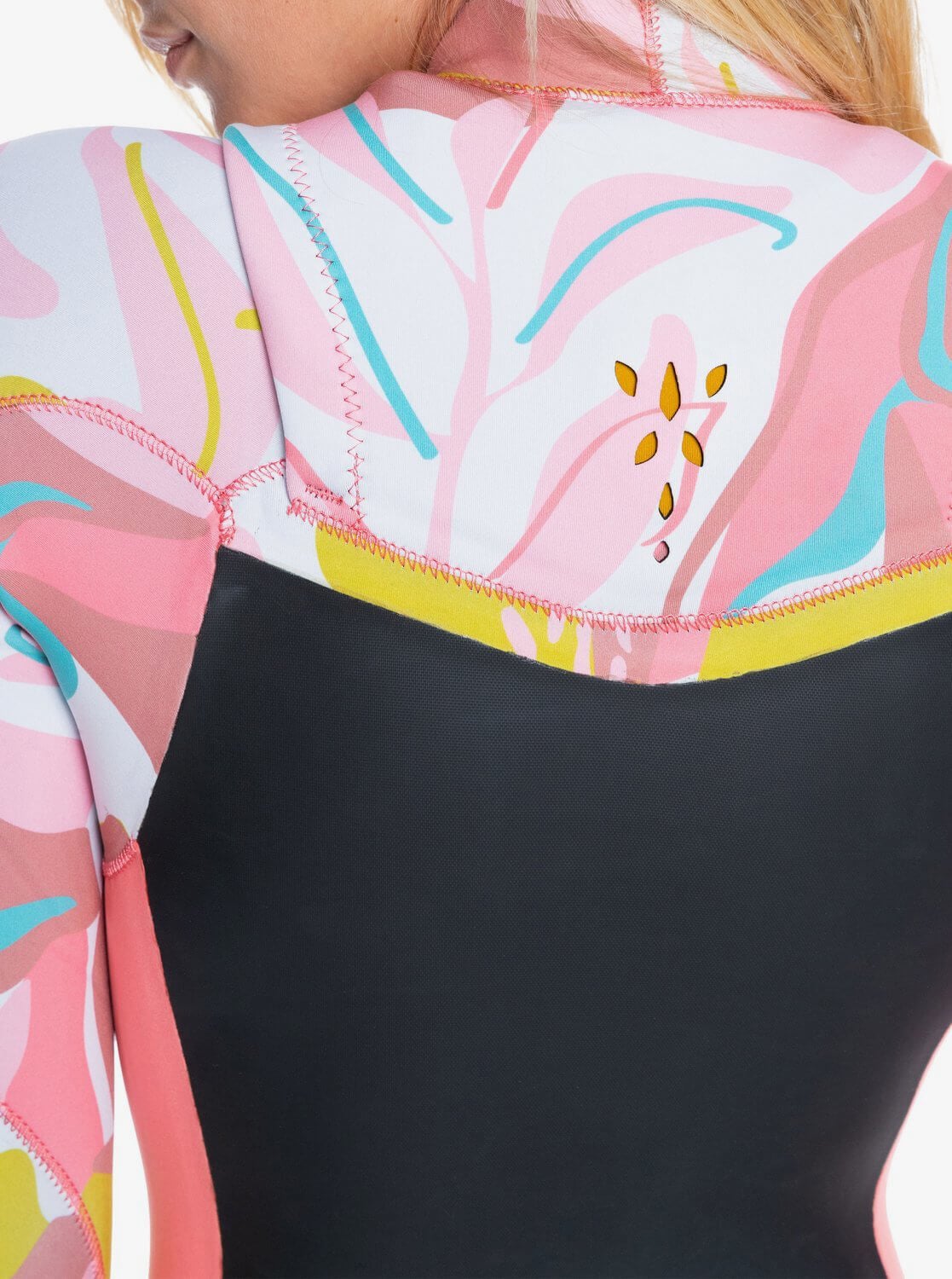 Roxy Syncro Womens 4/3 CZ Steamer Wetsuit - Jet Gry/Coral Flme/Temple Gold Roxy Syncro Womens 4/3 CZ Steamer Wetsuit - Jet Gry/Coral Flme/Temple Gold